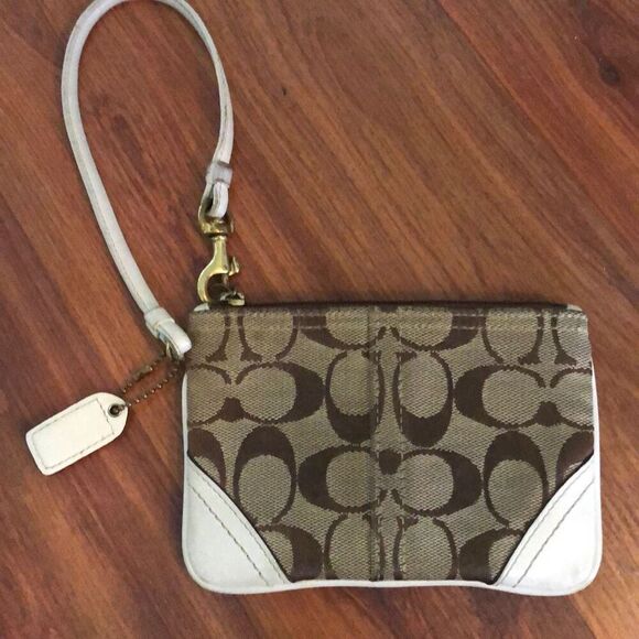 Coach Classic wristlet pouch cream handbag - Picture 1 of 4